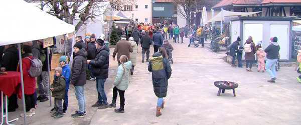 Der Bauernweihnachtsmarkt verbindet &Ouml;kologie und Festtagsstimmung (Quelle: RIK)